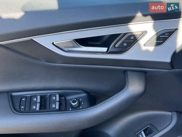 Ауди Ку 7 2018 в Киеве на Automoto.ua Серый Ауди Ку 7, объемом двигателя 2.97 л и пробегом 150 тыс. км за 41079 $, фото 11 на Automoto.ua