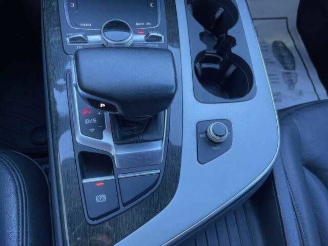 Серый Ауди Ку 7, объемом двигателя 2 л и пробегом 88 тыс. км за 14500 $, фото 17 на Automoto.ua