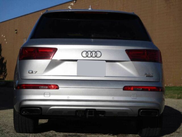 Сірий Ауді Ку 7, об'ємом двигуна 3 л та пробігом 47 тис. км за 14000 $, фото 6 на Automoto.ua