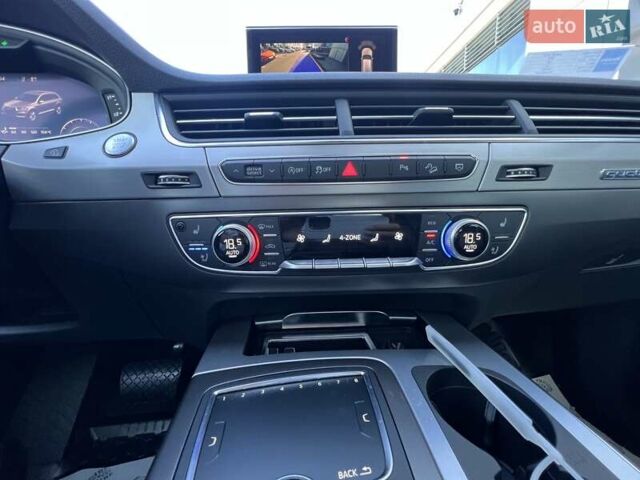 Ауди Ку 7 2018 в Киеве на Automoto.ua Серый Ауди Ку 7, объемом двигателя 2.97 л и пробегом 150 тыс. км за 41079 $, фото 28 на Automoto.ua