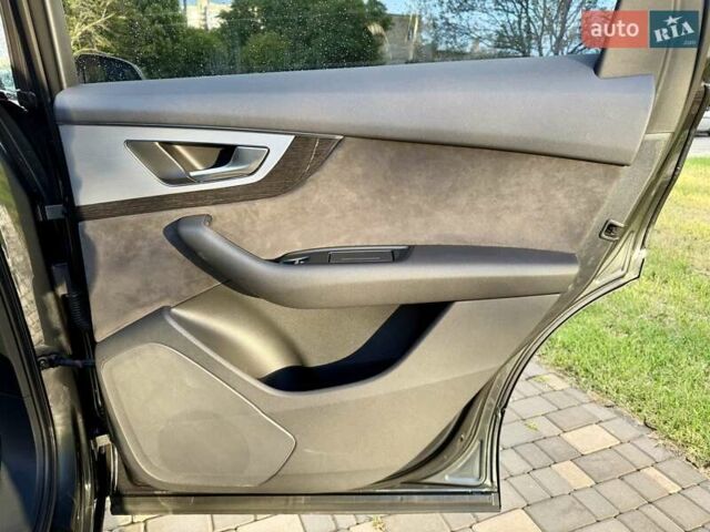 Ауди Ку 7 2018 в Одессе на Automoto.ua Серый Ауди Ку 7, объемом двигателя 2.97 л и пробегом 236 тыс. км за 38700 $, фото 72 на Automoto.ua