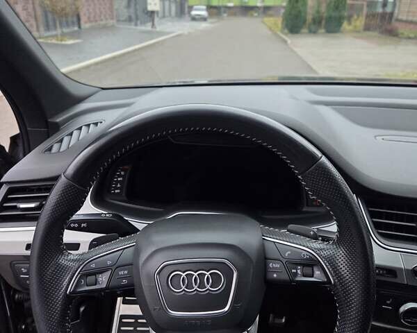 Серый Ауди Ку 7, объемом двигателя 3 л и пробегом 348 тыс. км за 39500 $, фото 24 на Automoto.ua