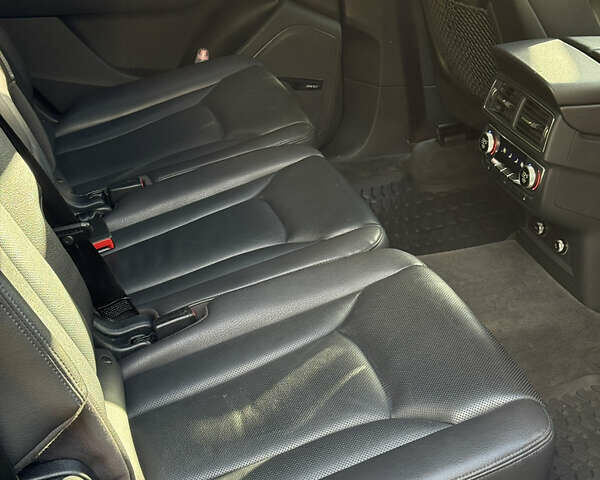 Серый Ауди Ку 7, объемом двигателя 3 л и пробегом 137 тыс. км за 32000 $, фото 10 на Automoto.ua