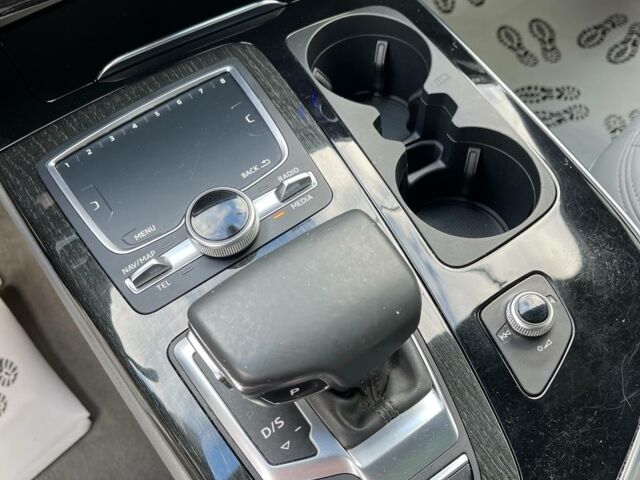 Серый Ауди Ку 7, объемом двигателя 3 л и пробегом 201 тыс. км за 24000 $, фото 11 на Automoto.ua