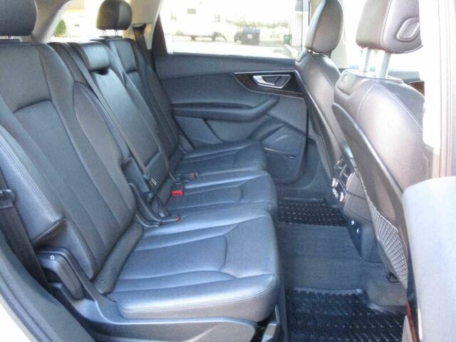 Сірий Ауді Ку 7, об'ємом двигуна 3 л та пробігом 47 тис. км за 14000 $, фото 10 на Automoto.ua