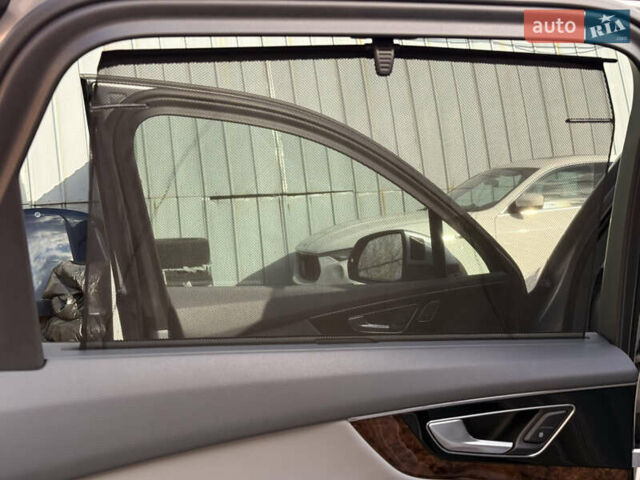 Сірий Ауді Ку 7, об'ємом двигуна 3 л та пробігом 74 тис. км за 35000 $, фото 13 на Automoto.ua