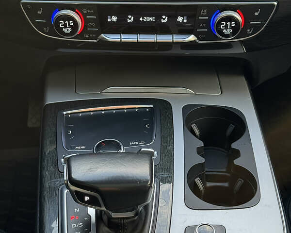 Серый Ауди Ку 7, объемом двигателя 3 л и пробегом 137 тыс. км за 32000 $, фото 11 на Automoto.ua