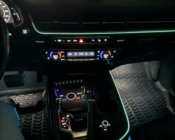 Сірий Ауді Ку 7, об'ємом двигуна 3 л та пробігом 148 тис. км за 36000 $, фото 30 на Automoto.ua