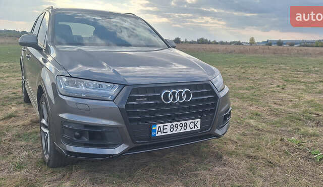 Ауди Ку 7 2018 в Днепре (Днепропетровске) на Automoto.ua Серый Ауди Ку 7, объемом двигателя 3 л и пробегом 110 тыс. км за 38000 $, фото 5 на Automoto.ua