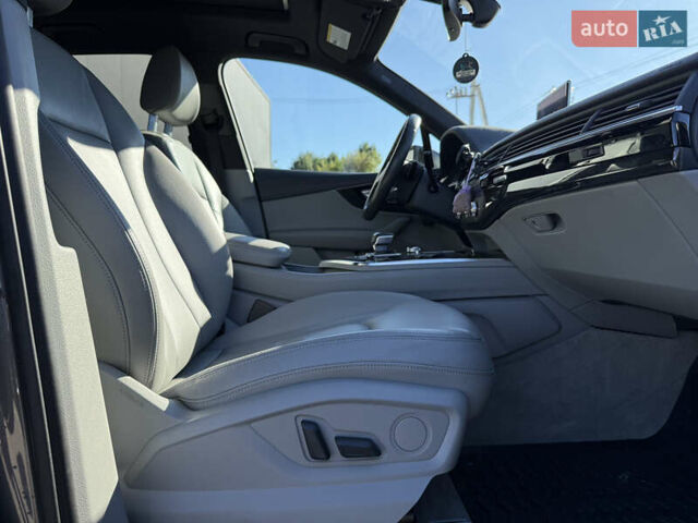 Серый Ауди Ку 7, объемом двигателя 3 л и пробегом 92 тыс. км за 35000 $, фото 16 на Automoto.ua