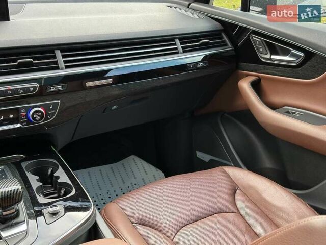 Серый Ауди Ку 7, объемом двигателя 0 л и пробегом 180 тыс. км за 28000 $, фото 17 на Automoto.ua