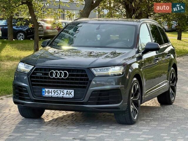 Ауди Ку 7 2018 в Одессе на Automoto.ua Серый Ауди Ку 7, объемом двигателя 2.97 л и пробегом 236 тыс. км за 38700 $, фото 5 на Automoto.ua