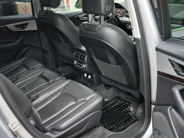 Сірий Ауді Ку 7, об'ємом двигуна 2 л та пробігом 196 тис. км за 26888 $, фото 20 на Automoto.ua