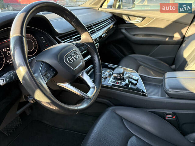 Сірий Ауді Ку 7, об'ємом двигуна 3 л та пробігом 165 тис. км за 28000 $, фото 6 на Automoto.ua