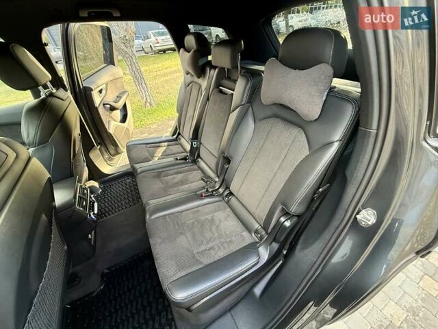 Ауди Ку 7 2018 в Одессе на Automoto.ua Серый Ауди Ку 7, объемом двигателя 2.97 л и пробегом 236 тыс. км за 38700 $, фото 81 на Automoto.ua