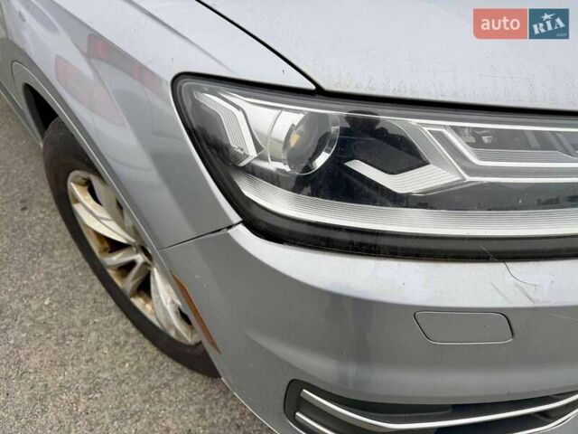 Сірий Ауді Ку 7, об'ємом двигуна 3 л та пробігом 427 тис. км за 14500 $, фото 4 на Automoto.ua