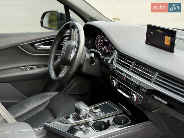 Серый Ауди Ку 7, объемом двигателя 3 л и пробегом 179 тыс. км за 25800 $, фото 63 на Automoto.ua