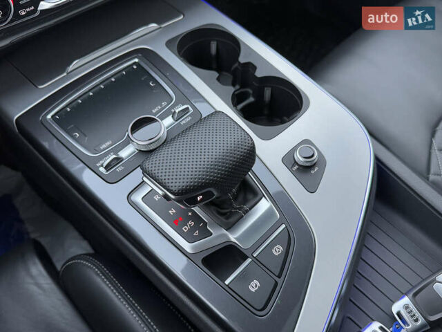 Сірий Ауді Ку 7, об'ємом двигуна 2.97 л та пробігом 220 тис. км за 45500 $, фото 77 на Automoto.ua