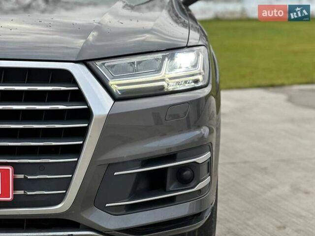 Серый Ауди Ку 7, объемом двигателя 3 л и пробегом 155 тыс. км за 25700 $, фото 1 на Automoto.ua