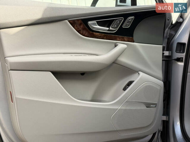 Сірий Ауді Ку 7, об'ємом двигуна 3 л та пробігом 74 тис. км за 35000 $, фото 5 на Automoto.ua