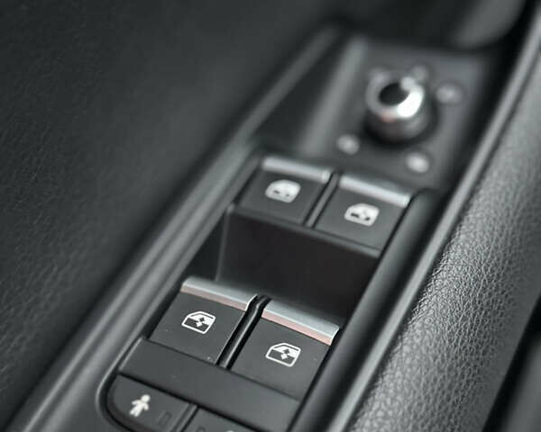 Серый Ауди Ку 7, объемом двигателя 3 л и пробегом 138 тыс. км за 33500 $, фото 47 на Automoto.ua