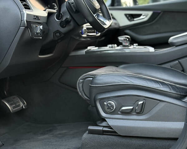 Серый Ауди Ку 7, объемом двигателя 3 л и пробегом 150 тыс. км за 48777 $, фото 30 на Automoto.ua