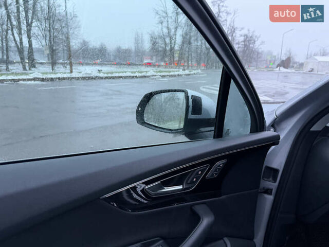 Серый Ауди Ку 7, объемом двигателя 3 л и пробегом 140 тыс. км за 26000 $, фото 26 на Automoto.ua