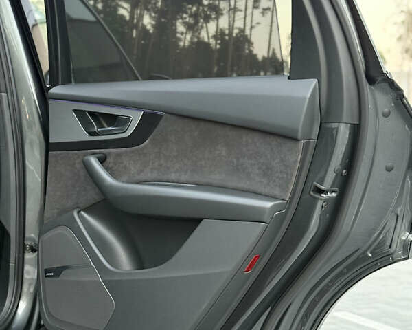 Серый Ауди Ку 7, объемом двигателя 3 л и пробегом 150 тыс. км за 48777 $, фото 54 на Automoto.ua