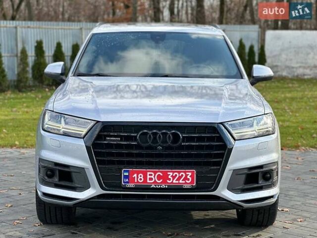 Серый Ауди Ку 7, объемом двигателя 0 л и пробегом 180 тыс. км за 28000 $, фото 1 на Automoto.ua