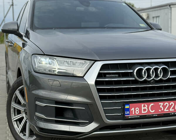 Серый Ауди Ку 7, объемом двигателя 3 л и пробегом 179 тыс. км за 25800 $, фото 4 на Automoto.ua