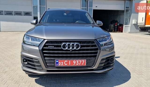 Ауди Ку 7 2018 в Тернополе на Automoto.ua Серый Ауди Ку 7, объемом двигателя 2.97 л и пробегом 147 тыс. км за 49999 $, фото 6 на Automoto.ua