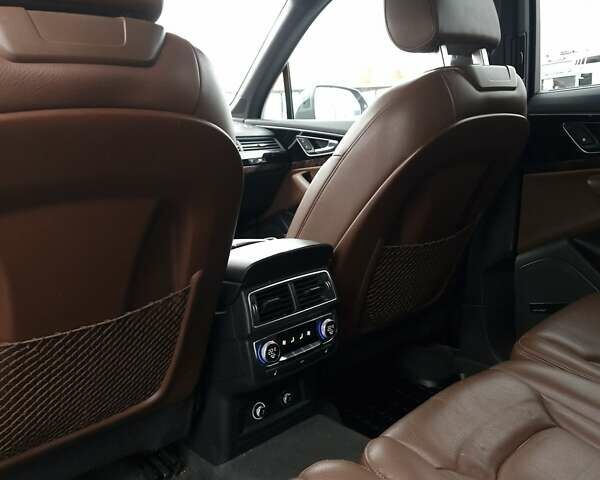 Сірий Ауді Ку 7, об'ємом двигуна 3 л та пробігом 208 тис. км за 26200 $, фото 7 на Automoto.ua