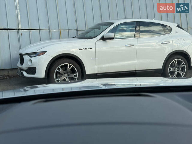 Сірий Ауді Ку 7, об'ємом двигуна 3 л та пробігом 74 тис. км за 35000 $, фото 20 на Automoto.ua