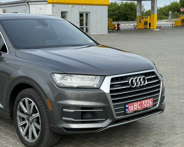 Серый Ауди Ку 7, объемом двигателя 3 л и пробегом 179 тыс. км за 25800 $, фото 2 на Automoto.ua