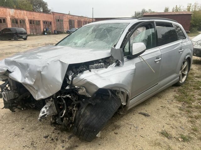 Сірий Ауді Ку 7, об'ємом двигуна 3 л та пробігом 200 тис. км за 9999 $, фото 4 на Automoto.ua