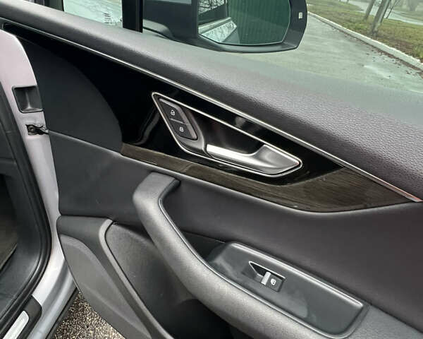 Серый Ауди Ку 7, объемом двигателя 3 л и пробегом 112 тыс. км за 29500 $, фото 32 на Automoto.ua