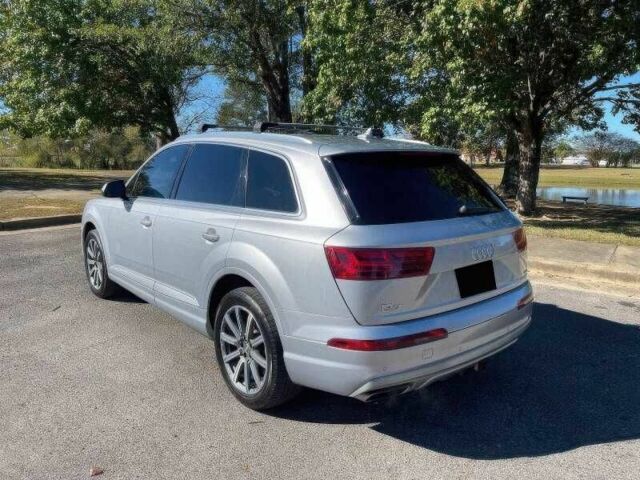 Серый Ауди Ку 7, объемом двигателя 2 л и пробегом 88 тыс. км за 14500 $, фото 4 на Automoto.ua