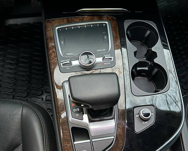 Серый Ауди Ку 7, объемом двигателя 3 л и пробегом 106 тыс. км за 29600 $, фото 29 на Automoto.ua