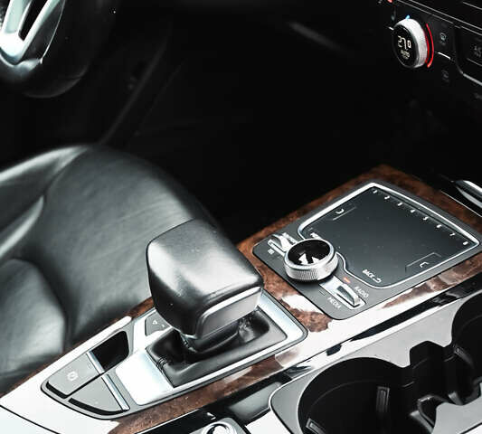 Сірий Ауді Ку 7, об'ємом двигуна 3 л та пробігом 167 тис. км за 28500 $, фото 32 на Automoto.ua