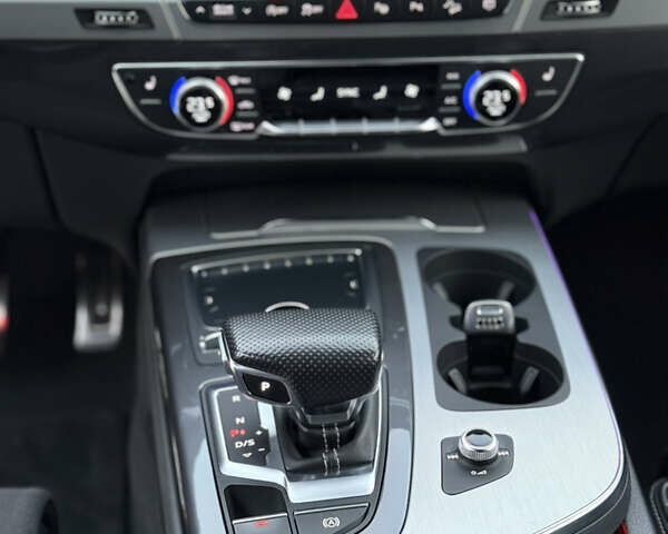 Серый Ауди Ку 7, объемом двигателя 3 л и пробегом 150 тыс. км за 48777 $, фото 40 на Automoto.ua