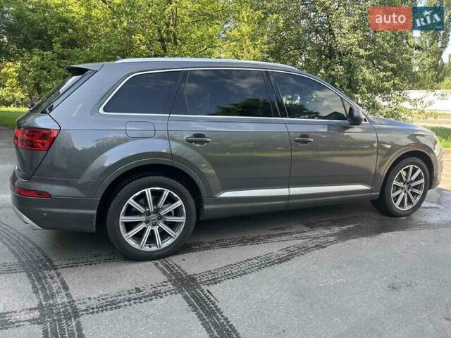 Серый Ауди Ку 7, объемом двигателя 3 л и пробегом 88 тыс. км за 39800 $, фото 2 на Automoto.ua