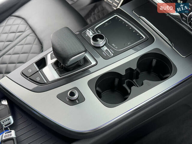 Сірий Ауді Ку 7, об'ємом двигуна 2.97 л та пробігом 220 тис. км за 45500 $, фото 51 на Automoto.ua