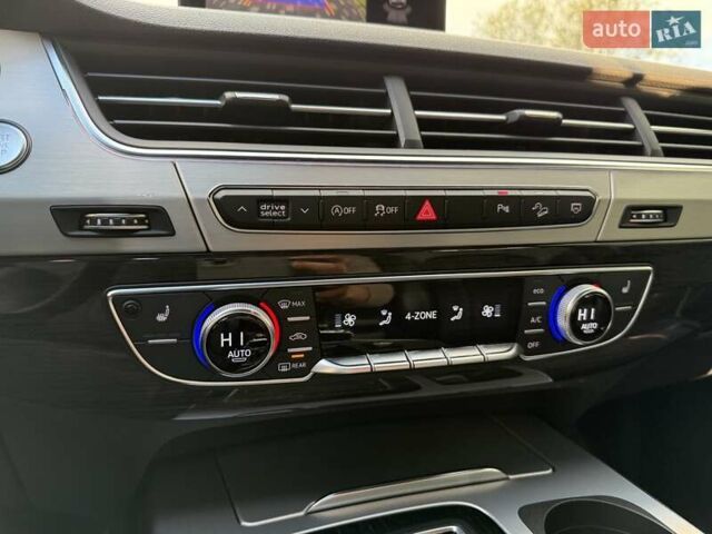 Ауди Ку 7 2018 в Одессе на Automoto.ua Серый Ауди Ку 7, объемом двигателя 2.97 л и пробегом 236 тыс. км за 38700 $, фото 92 на Automoto.ua