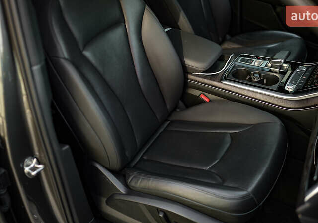 Серый Ауди Ку 7, объемом двигателя 3 л и пробегом 185 тыс. км за 40000 $, фото 8 на Automoto.ua