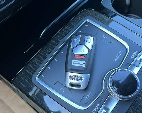 Серый Ауди Ку 7, объемом двигателя 3 л и пробегом 148 тыс. км за 37200 $, фото 2 на Automoto.ua