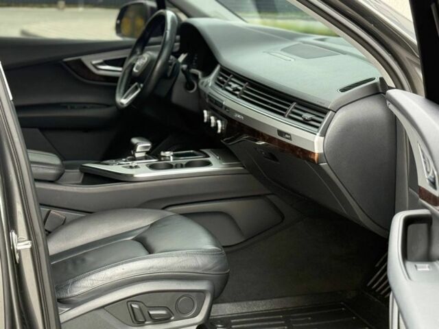 Серый Ауди Ку 7, объемом двигателя 2 л и пробегом 128 тыс. км за 27500 $, фото 4 на Automoto.ua