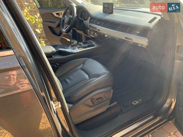 Сірий Ауді Ку 7, об'ємом двигуна 2 л та пробігом 125 тис. км за 33500 $, фото 16 на Automoto.ua