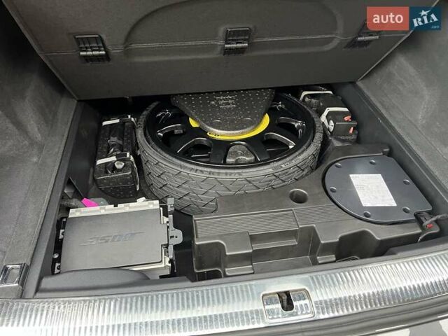 Серый Ауди Ку 7, объемом двигателя 2.97 л и пробегом 227 тыс. км за 44200 $, фото 52 на Automoto.ua