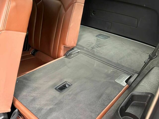 Сірий Ауді Ку 7, об'ємом двигуна 2 л та пробігом 48 тис. км за 16300 $, фото 13 на Automoto.ua