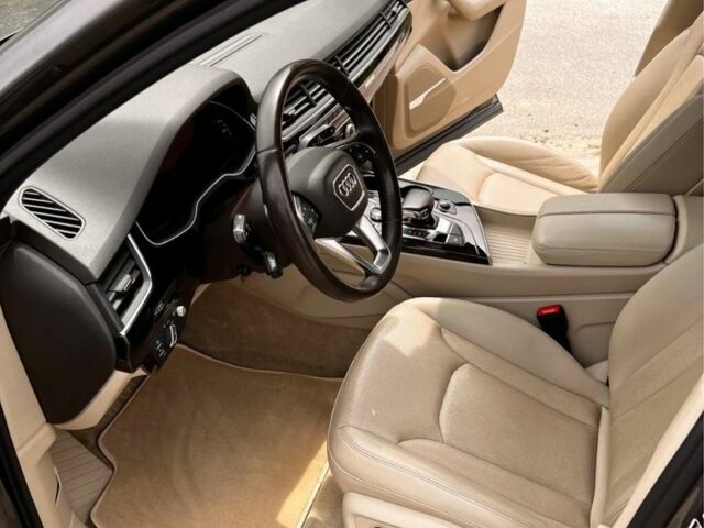 Сірий Ауді Ку 7, об'ємом двигуна 0 л та пробігом 90 тис. км за 17600 $, фото 7 на Automoto.ua